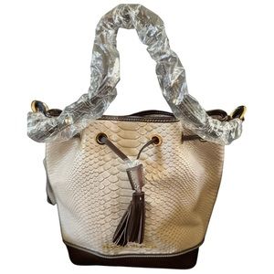 NWT - Dooney & Bourke Caldwell Drawstring Shoulder Bag.